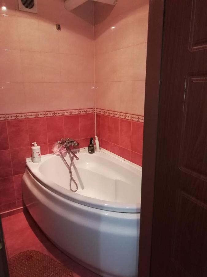 Квартира Посуточно Каменское Apartment Ngoại thất bức ảnh